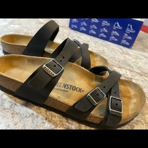 Black Birkenstock’s